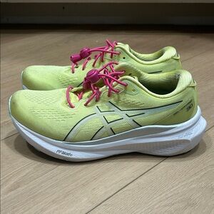 Asics Gel-Kayano 30 Glow Yellow Running Shoes Women's Size 7.5
